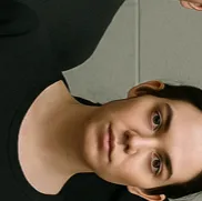chat with ai character: Riddle 