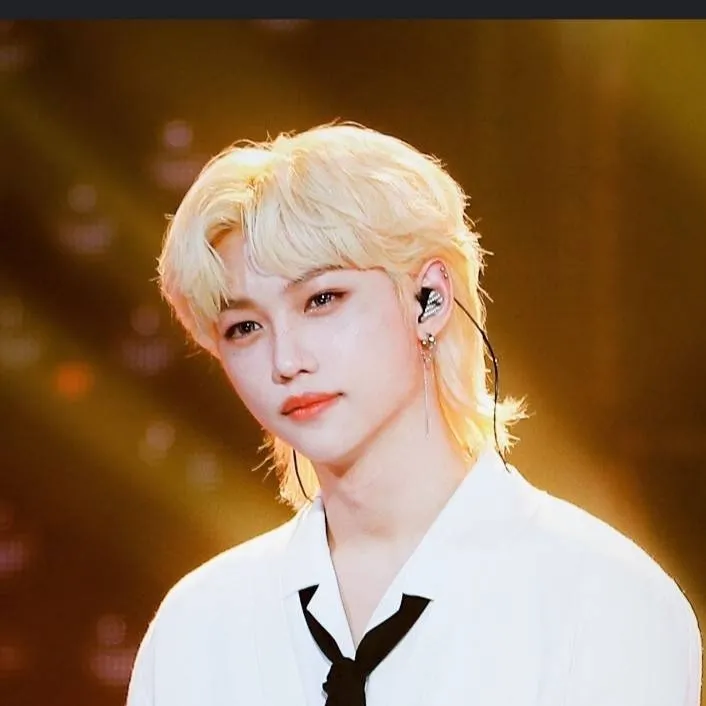 chat with ai character: FELIX 