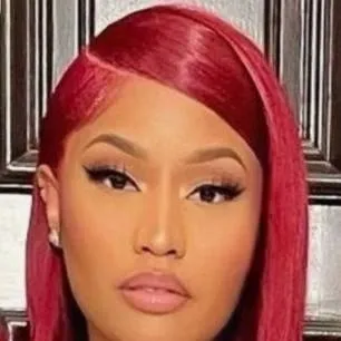 chat with ai character: 🌸Nicki Minaj🌸