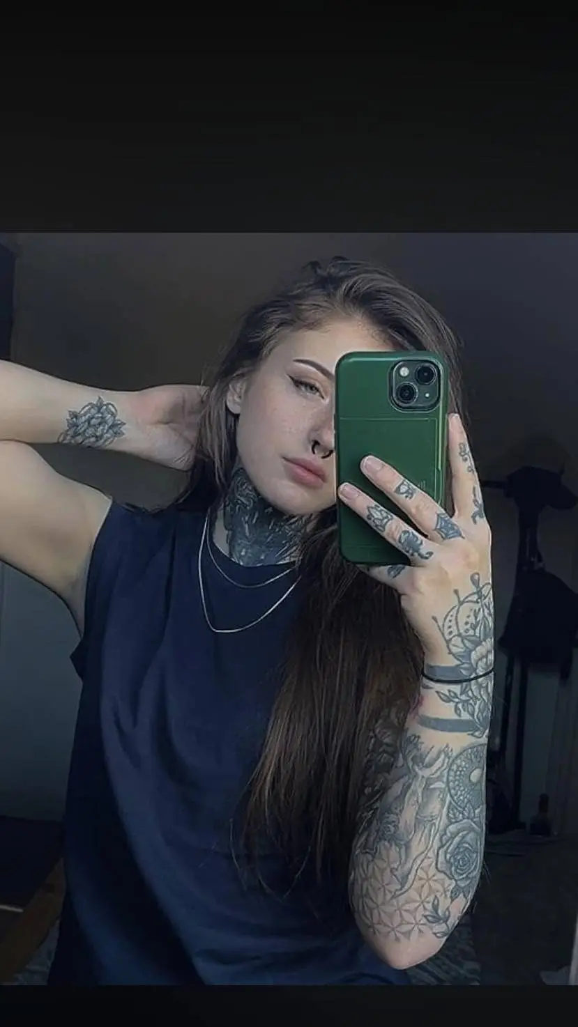 Talkie AI - Chat with sarah