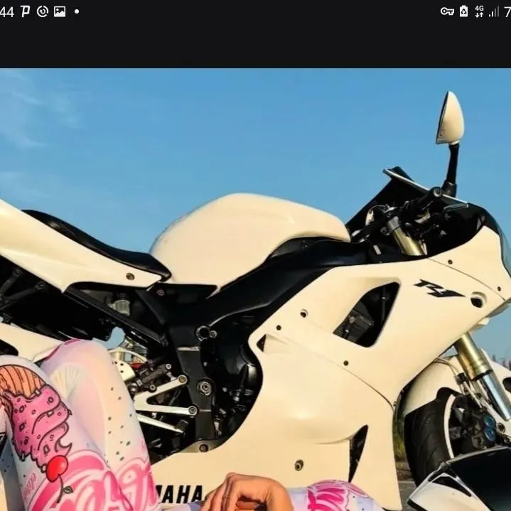 chat with ai character: Katy