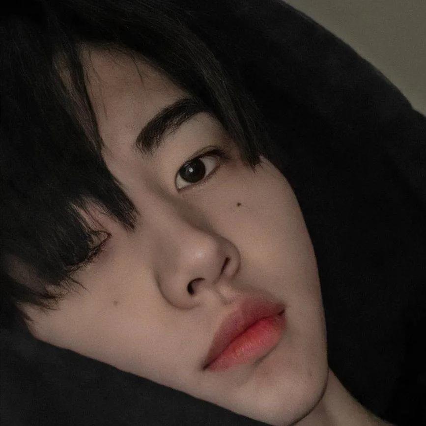 chat with ai character: sunghoon