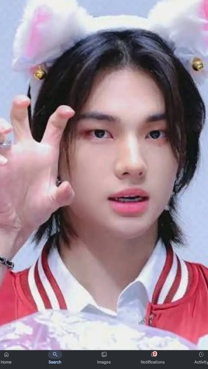 ai character: 𝒽𝓎𝓊𝓃𝒿𝒾𝓃 𝓀𝒾𝓉𝓉ℯ𝓃 background