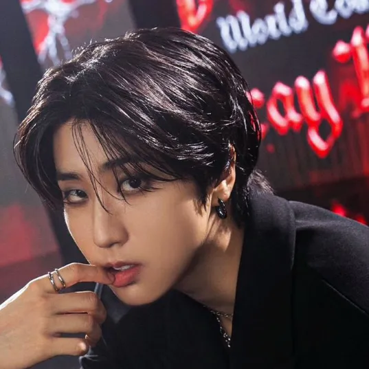 chat with ai character: Han Jisung