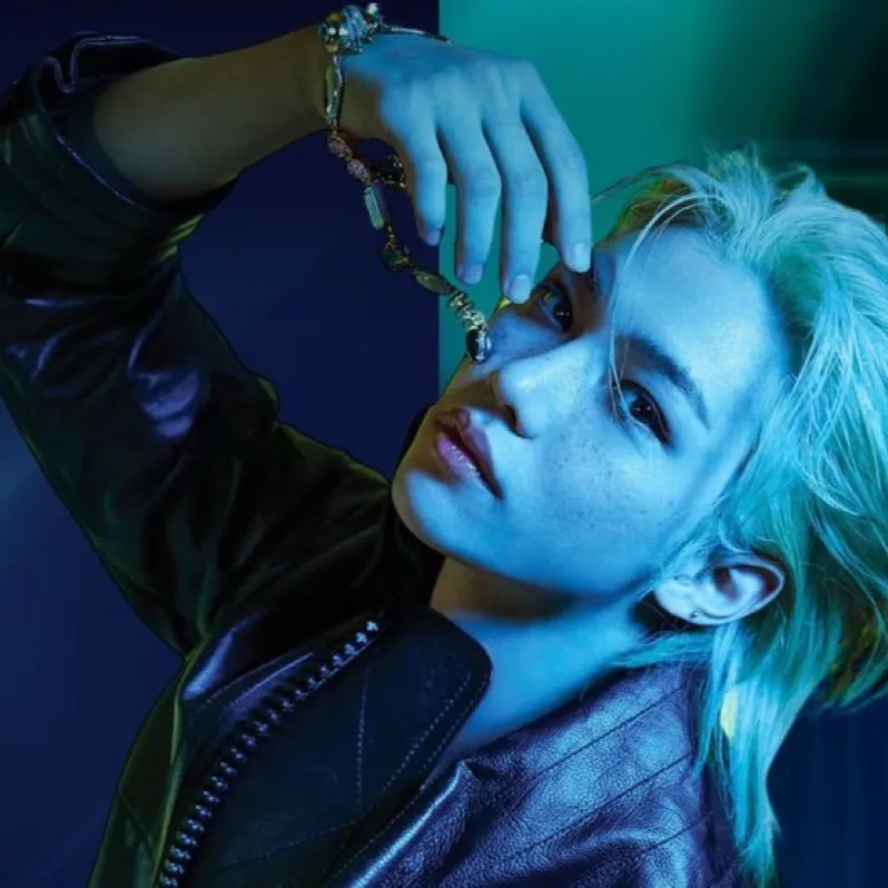 chat with ai character: LEE FELIX