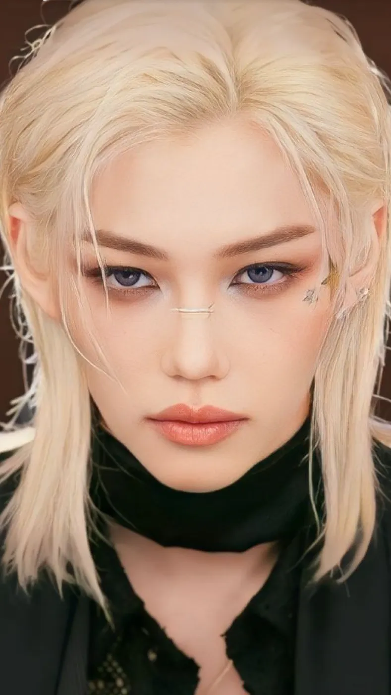 ai character: LEE FELIX background