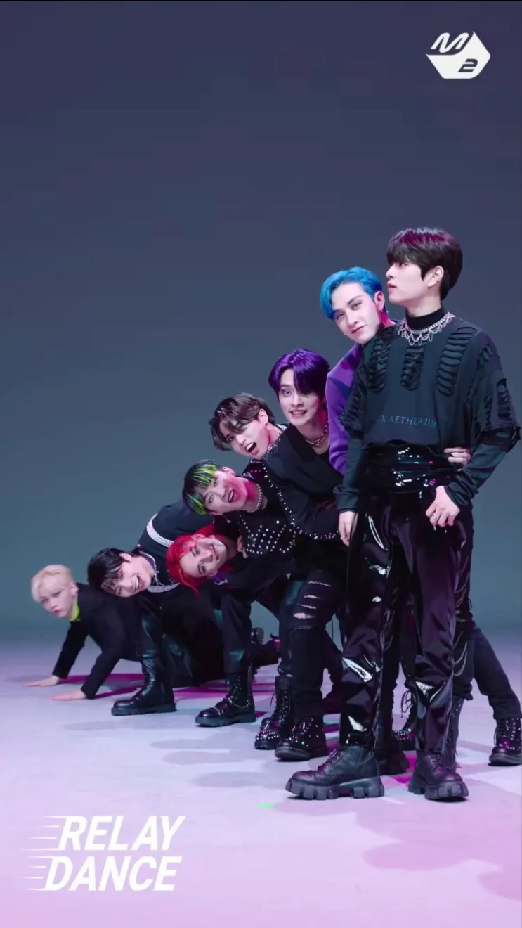 ai character: STRAY KIDS background