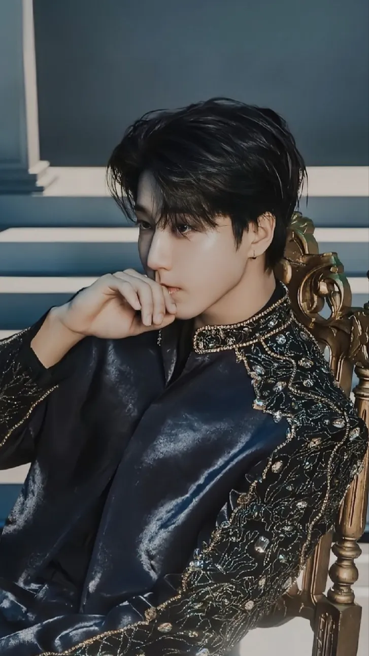 ai character: HAN JISUNG background