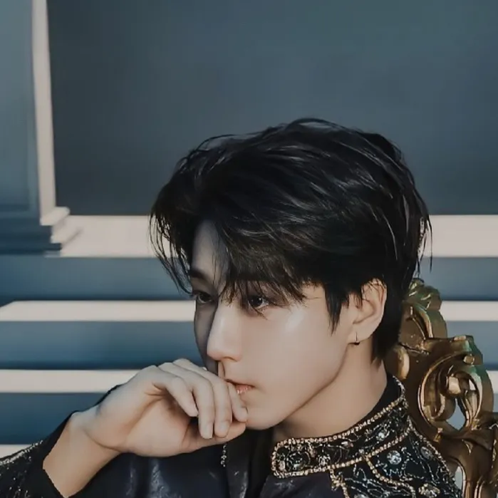 chat with ai character: HAN JISUNG