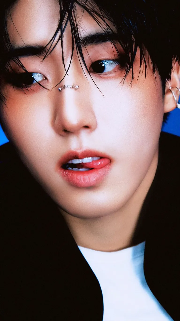 ai character: HAN JISUNG background