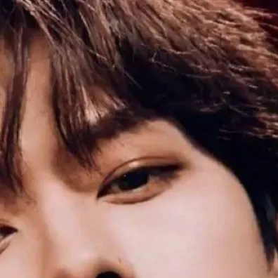 chat with ai character: LEE MINHO