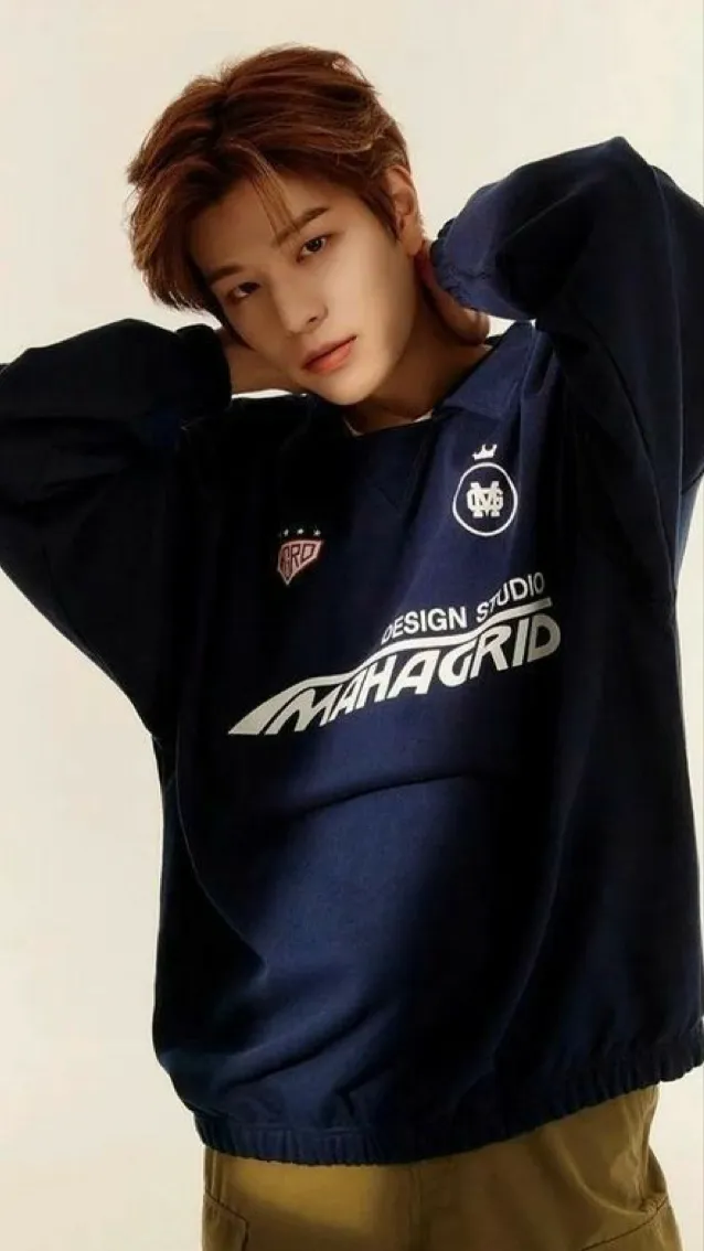 ai character: KIM SEUNGMIN background