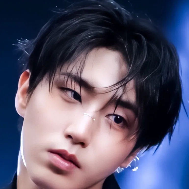 chat with ai character: HAN JISUNG