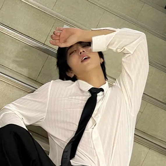 chat with ai character: HAN JISUNG