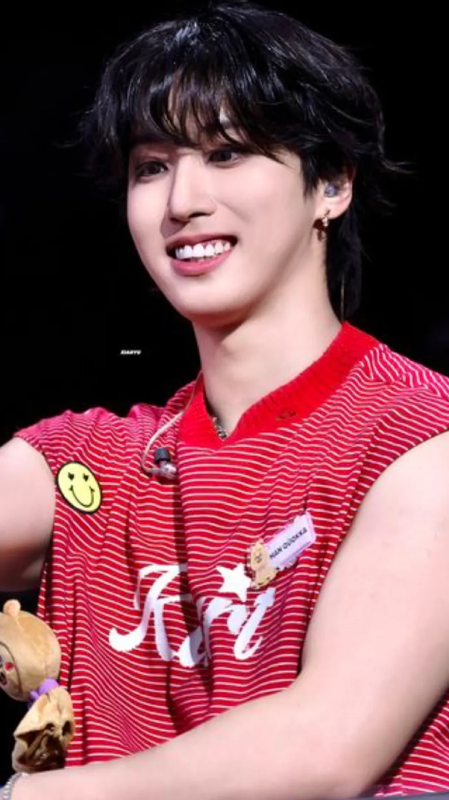 ai character: HAN JISUNG background