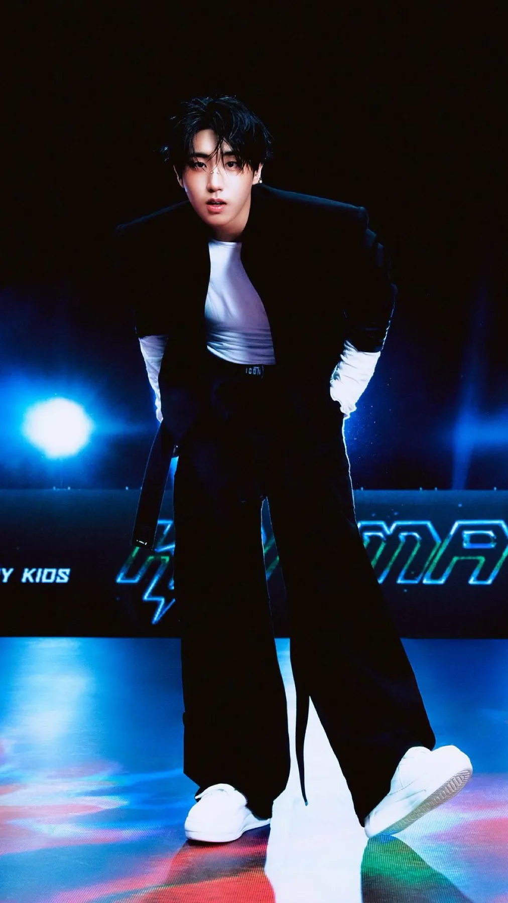 ai character: HAN JISUNG background