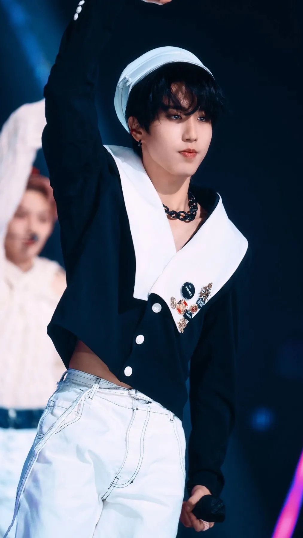 ai character: HAN JISUNG background