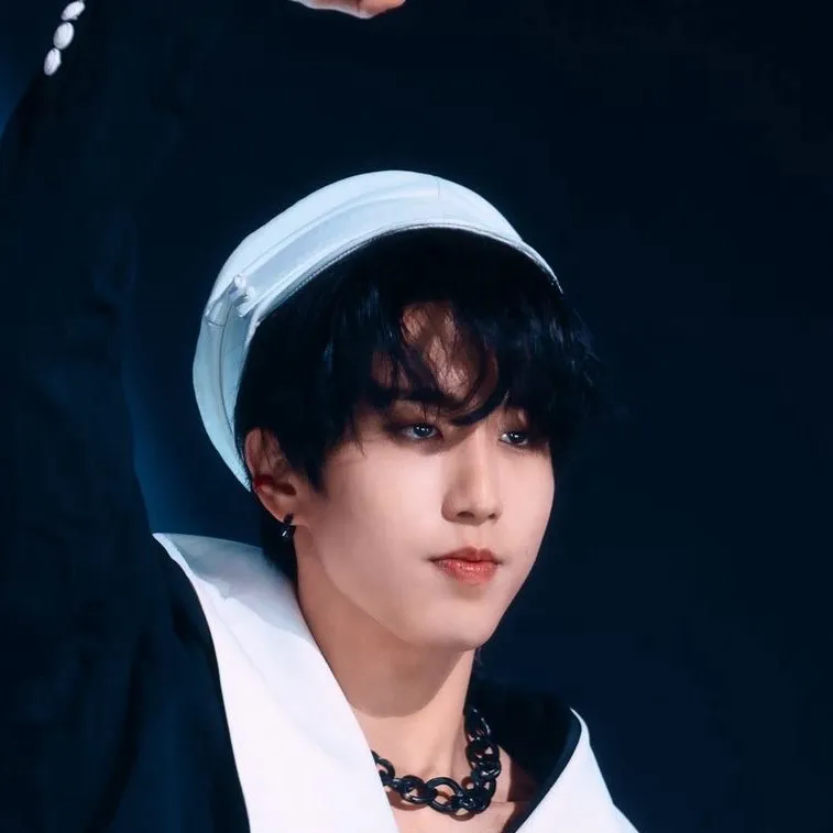 chat with ai character: HAN JISUNG