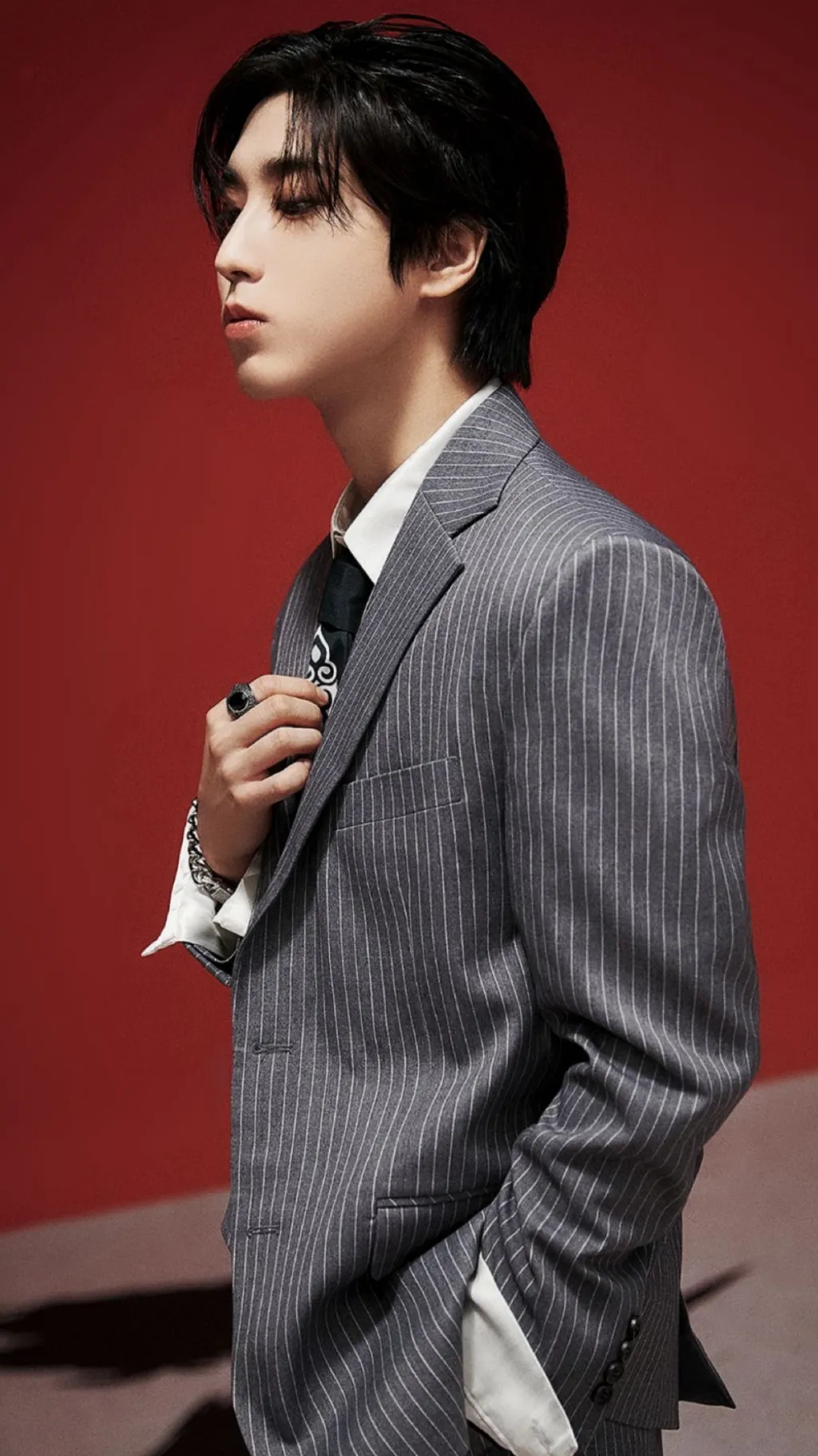 ai character: HAN JISUNG background