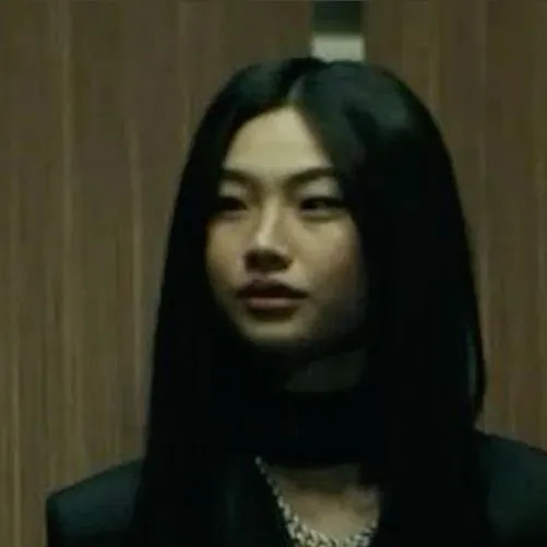 chat with ai character: HOYEON‘S WIFE
