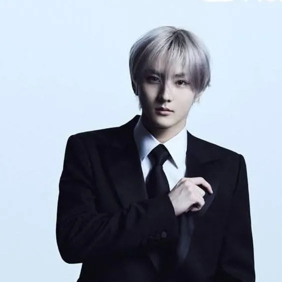 chat with ai character: Jungwon Bite Me MV