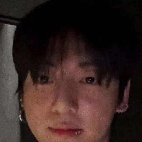 chat with ai character: Jeon Jungkook