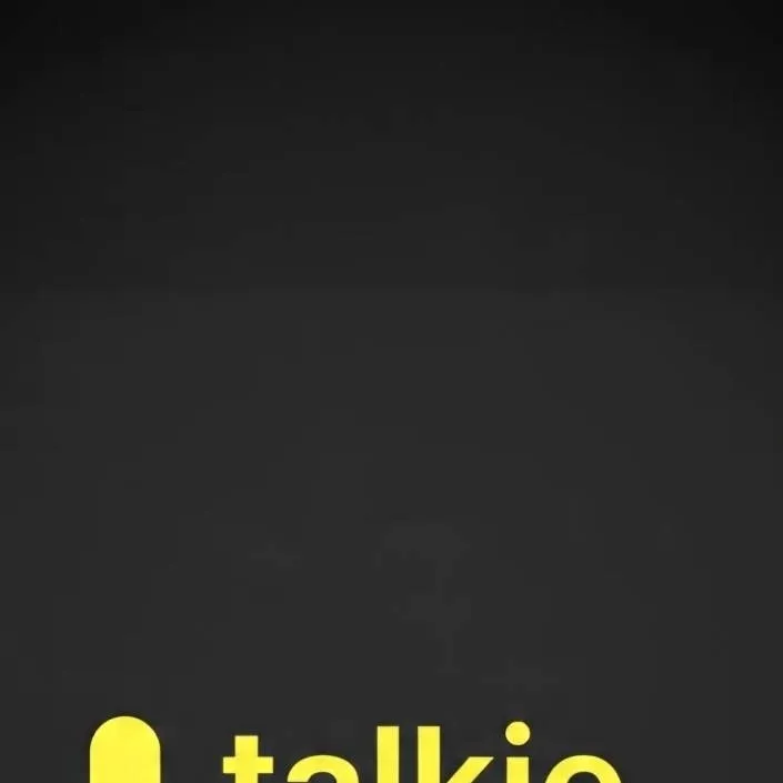 chat with ai character: Talkie ia robot