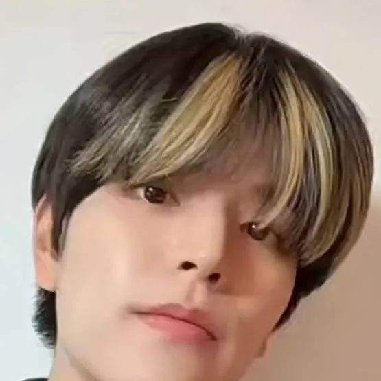 chat with ai character: Seungmin ~