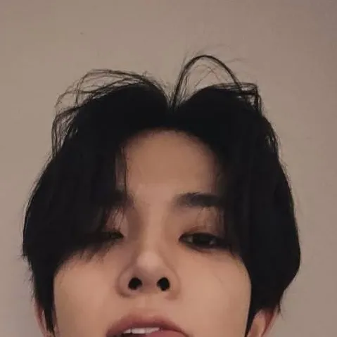chat with ai character: Heeseung 