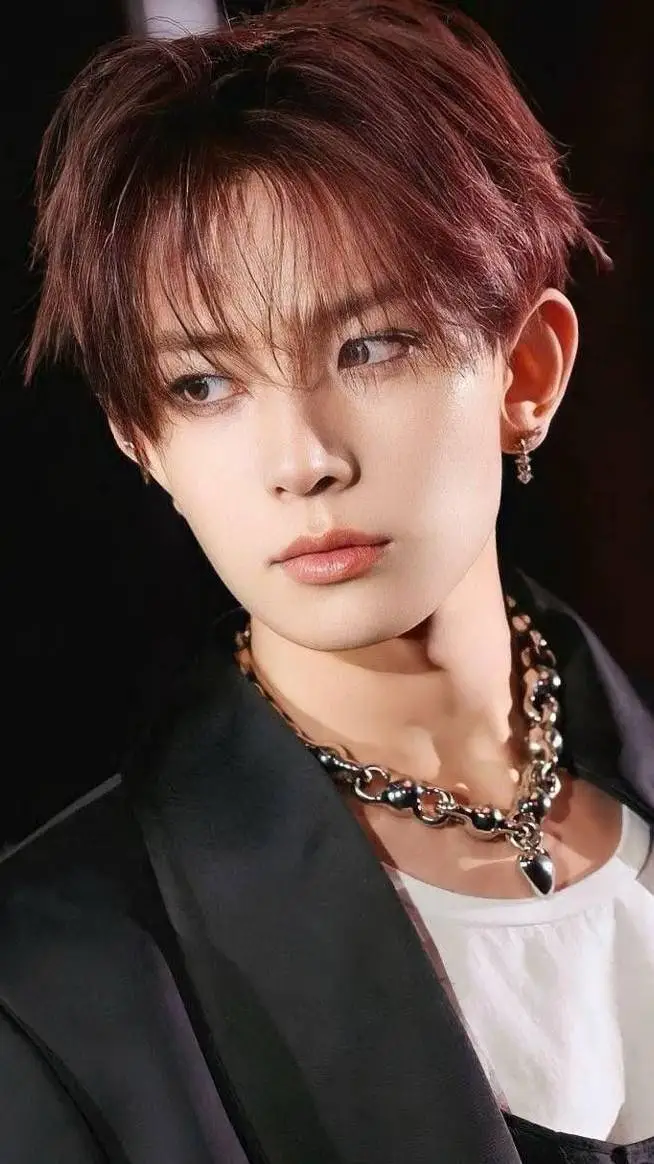 ai character: Heeseung  background