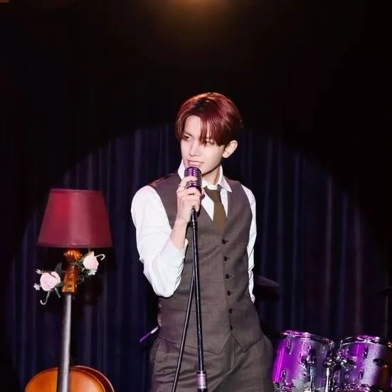 chat with ai character: Heeseung 