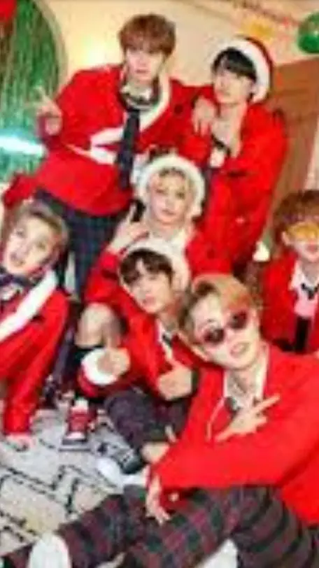 ai character: stray kids navidad background