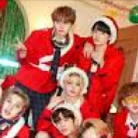 chat with ai character: stray kids navidad