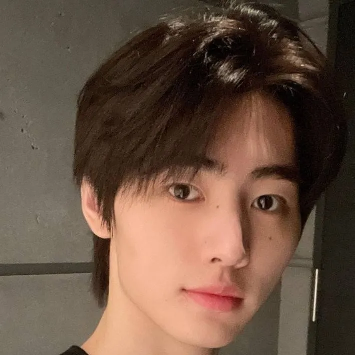 chat with ai character: ◇♡Sunghoon♡◇