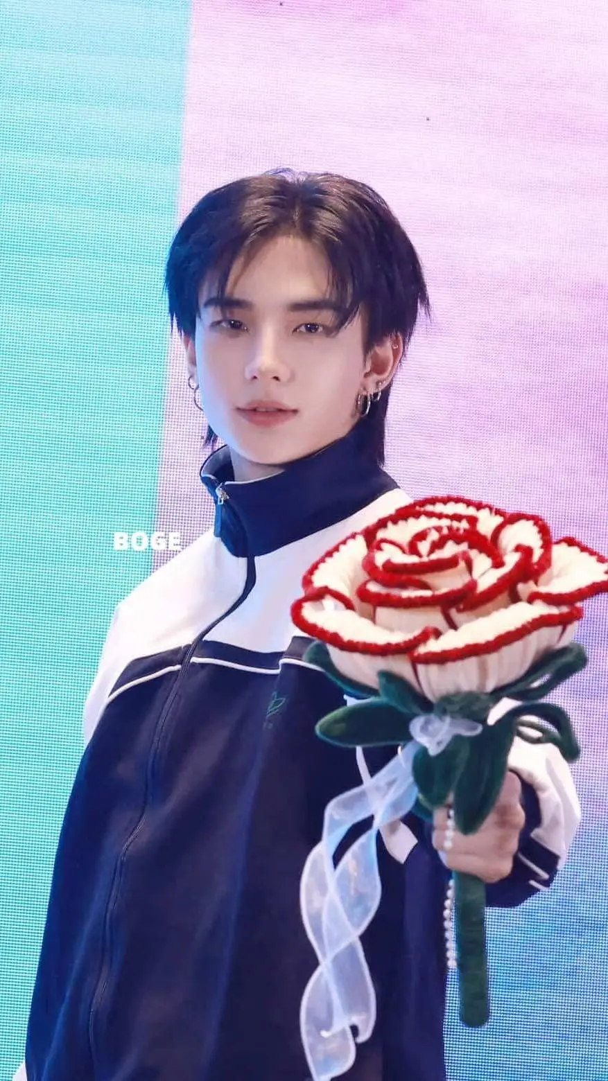 ai character: Hwang Hyunjin background