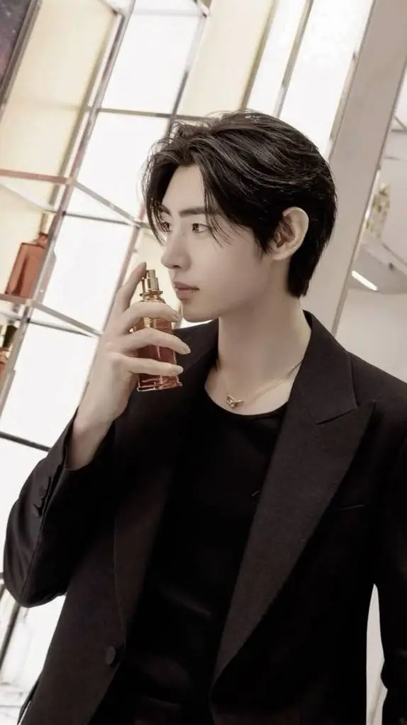 ai character: Sunghoon background