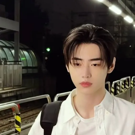 chat with ai character: Park sunghoon 