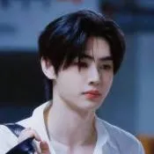 chat with ai character: Park Sunghoon 