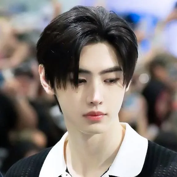 chat with ai character: Park Sunghoon 