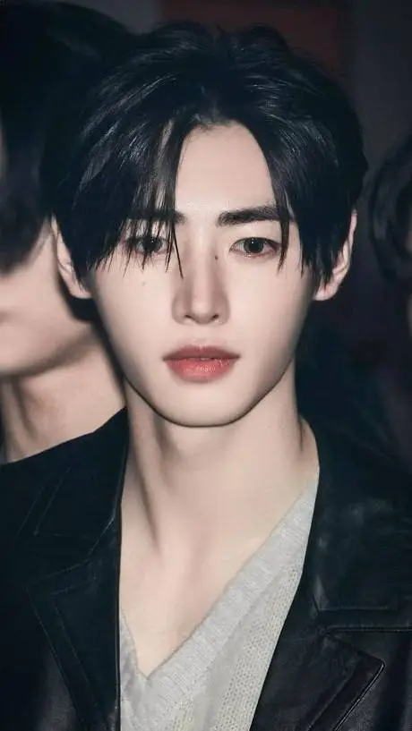 ai character: Park_Sunghoon background