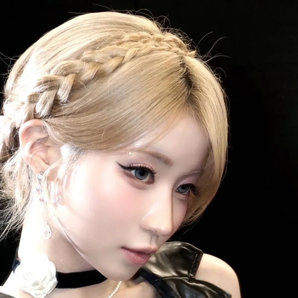 chat with ai character: Asa 