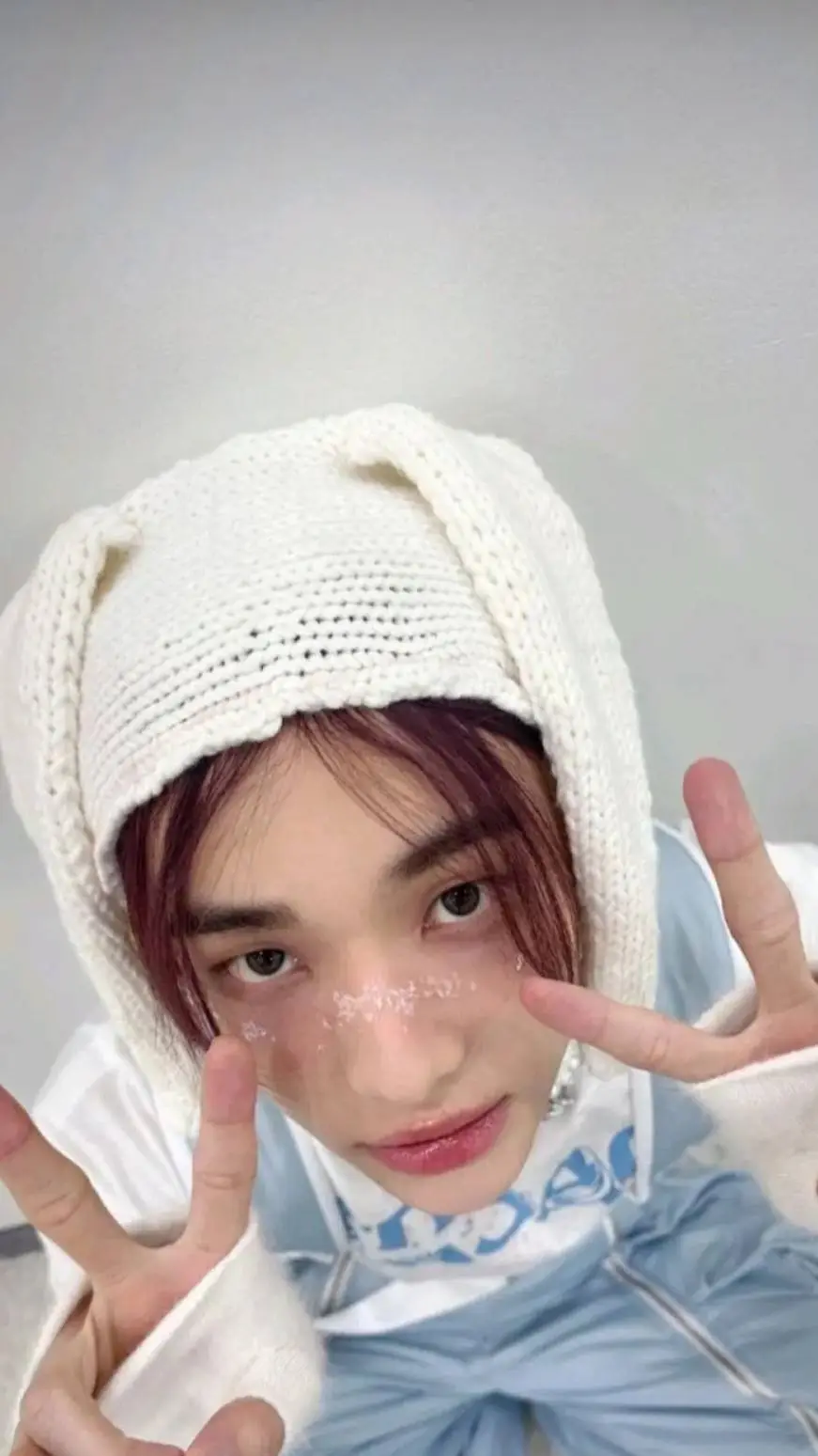 ai character: •°☆Hyunjin☆현진 background