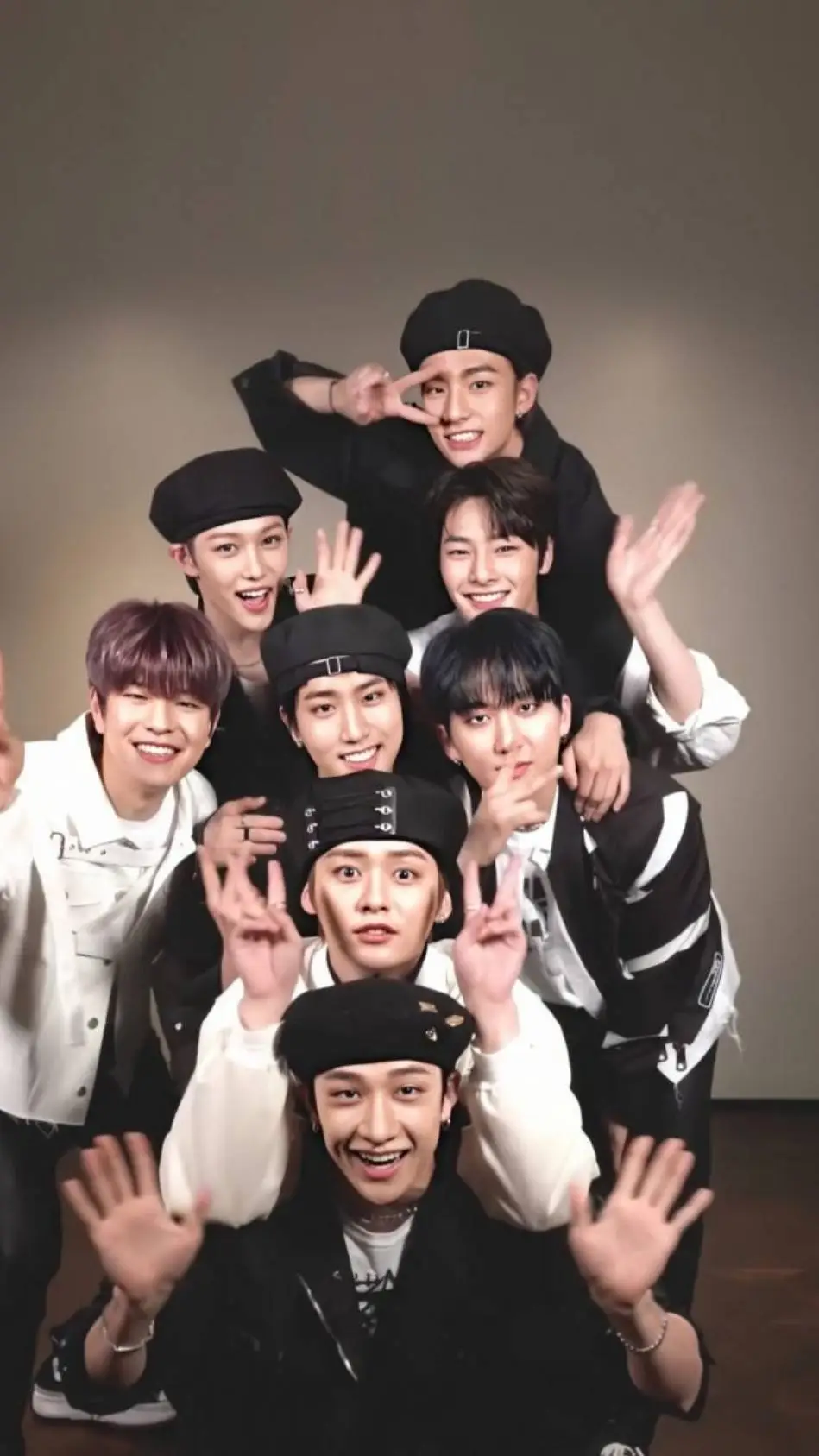 ai character: ☆STRAYKIDS☆ background