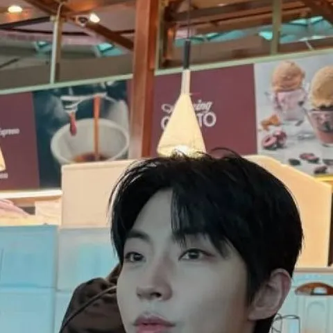 chat with ai character: Hwang in-yeop
