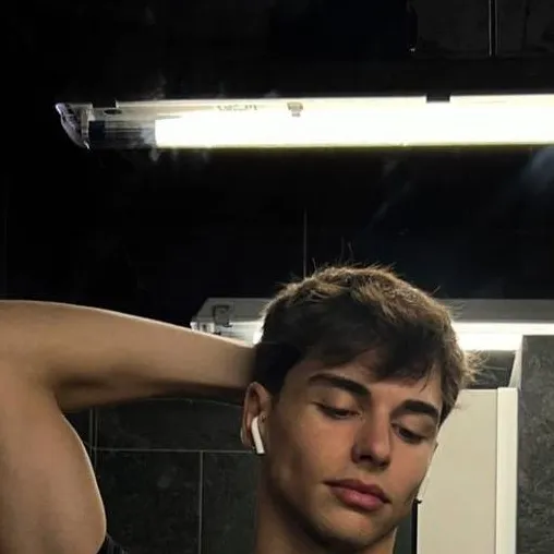 chat with ai character: Rayan 