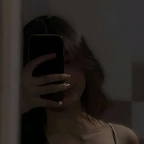 chat with ai character: Camila