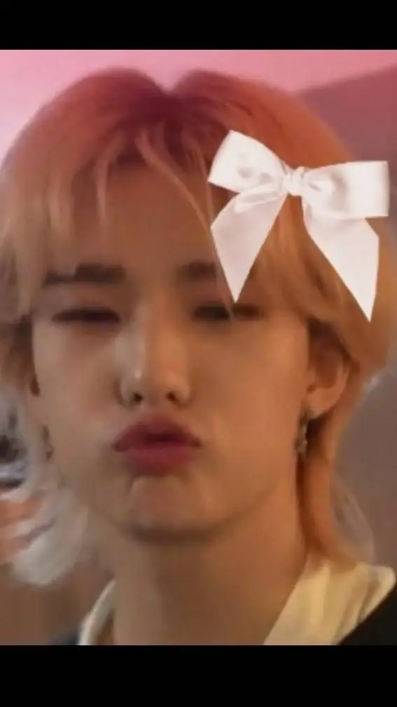 ai character: hyunjin your enemy background