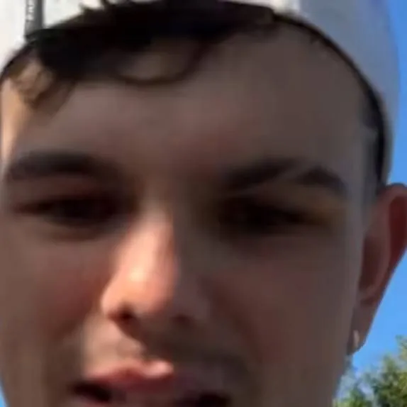 chat with ai character: flex