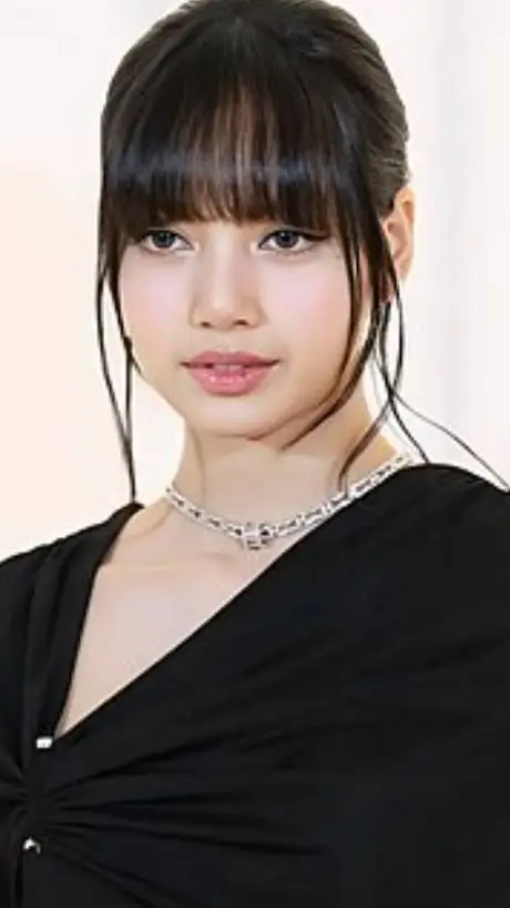 ai character: lisa background