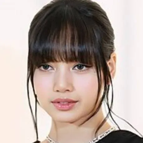 chat with ai character: lisa